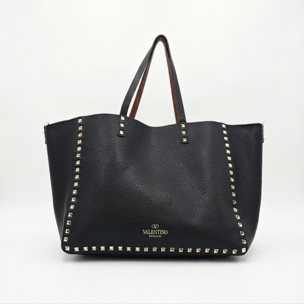 ✨ Valentino Rockstud Grainy Leather Reversible Tote - Black ✨